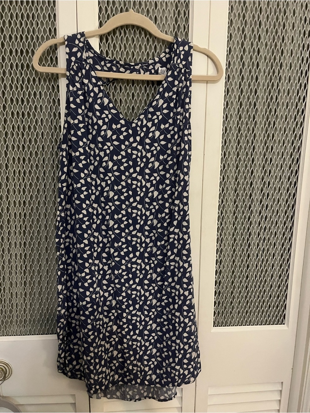Blue and White Printed V-Neck Sleeveless Dress
